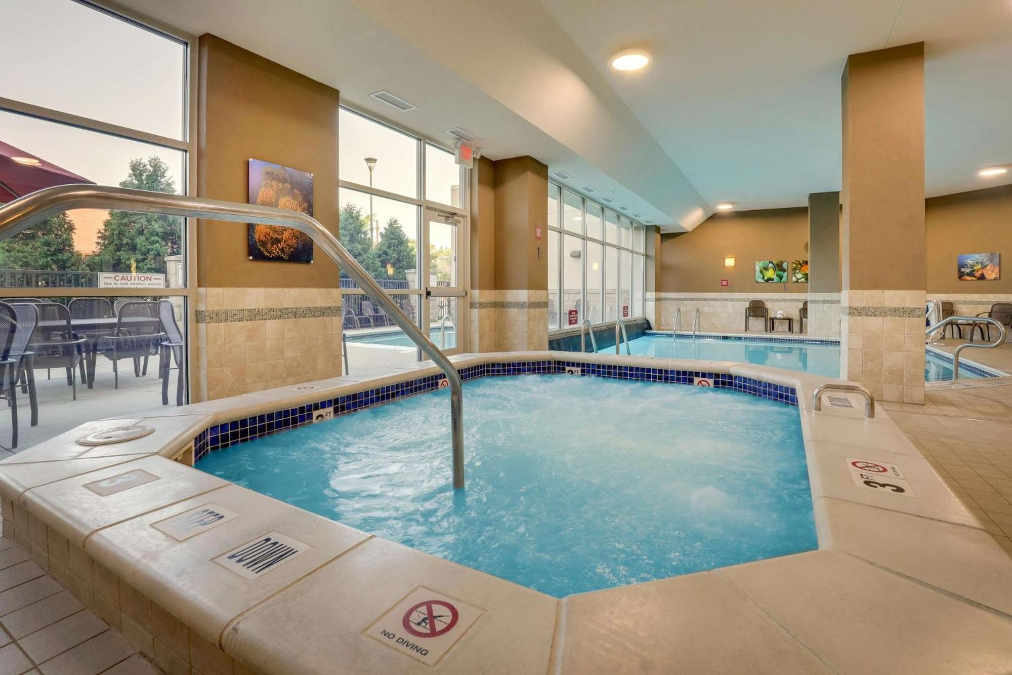 Drury Inn & Suites Grand Rapids Cascade エクステリア 写真