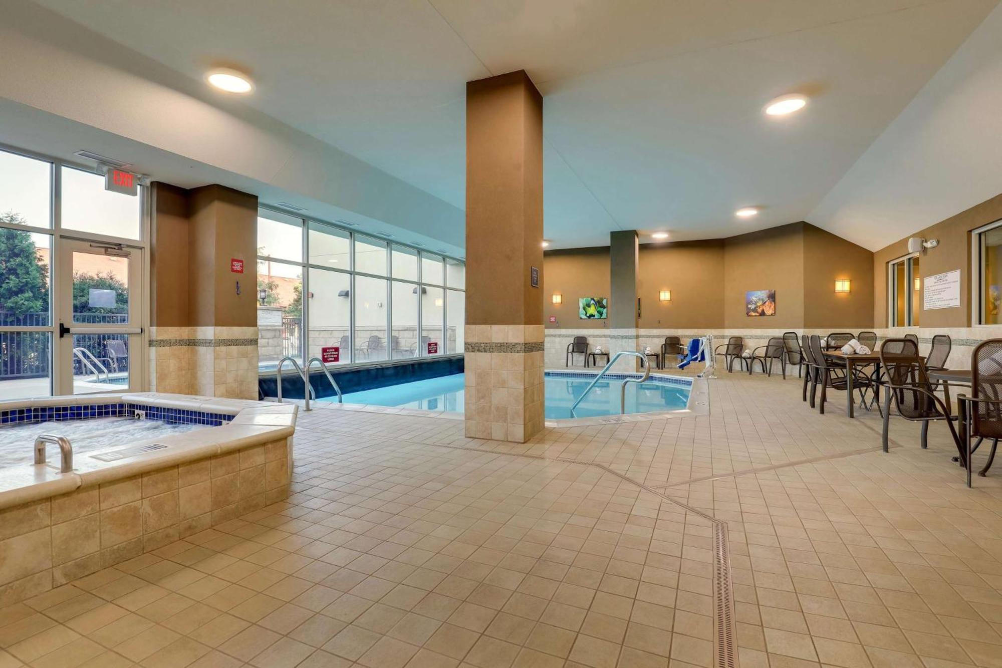 Drury Inn & Suites Grand Rapids Cascade エクステリア 写真