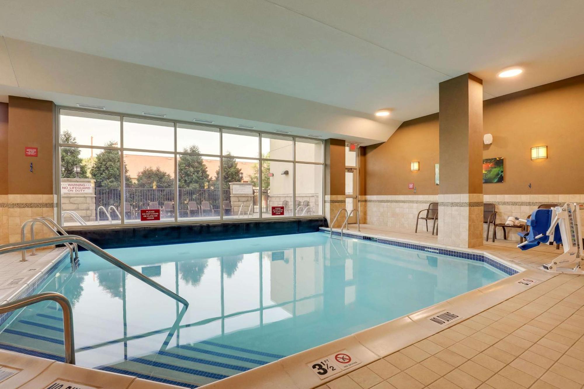 Drury Inn & Suites Grand Rapids Cascade エクステリア 写真
