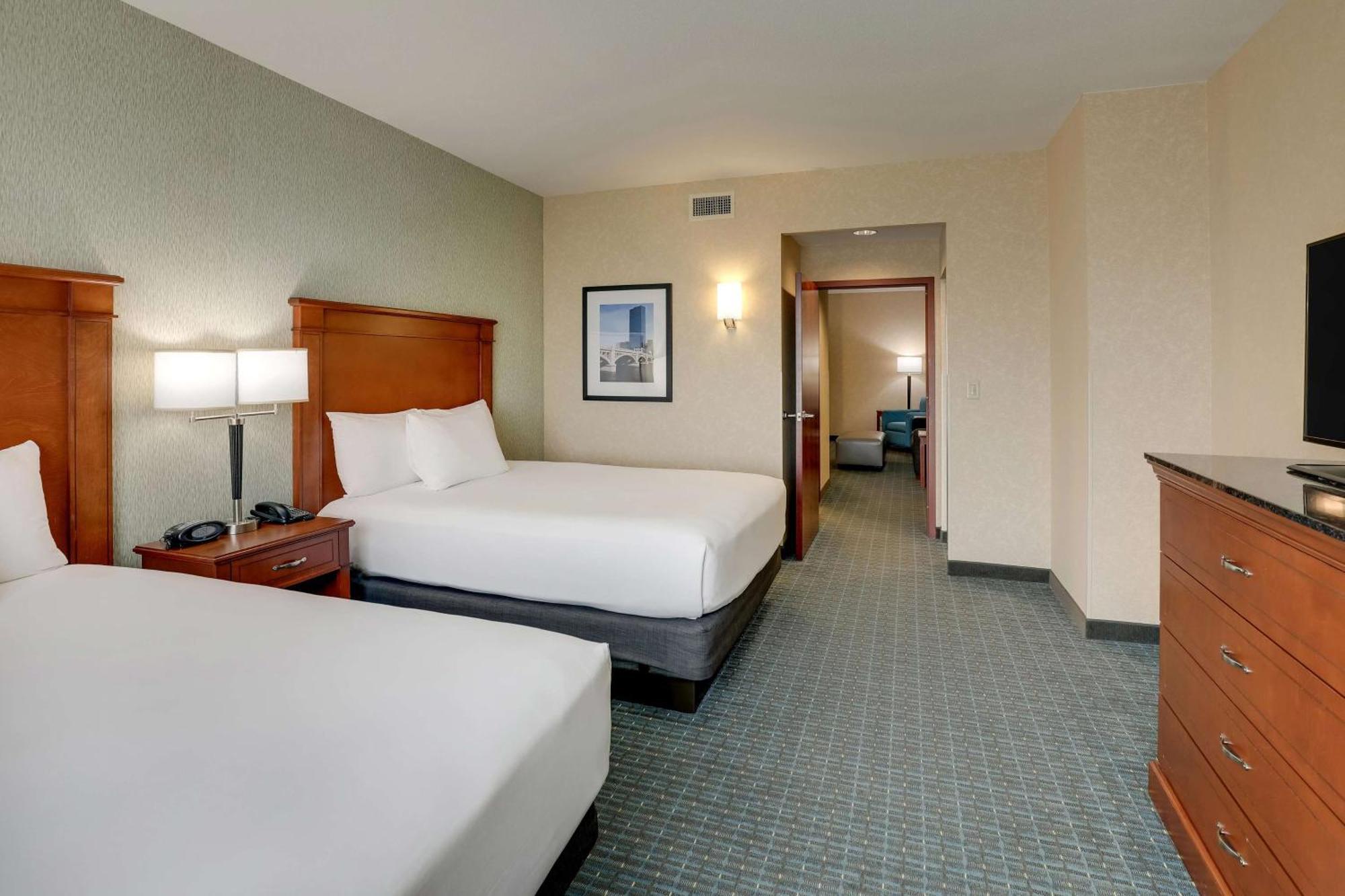 Drury Inn & Suites Grand Rapids Cascade エクステリア 写真