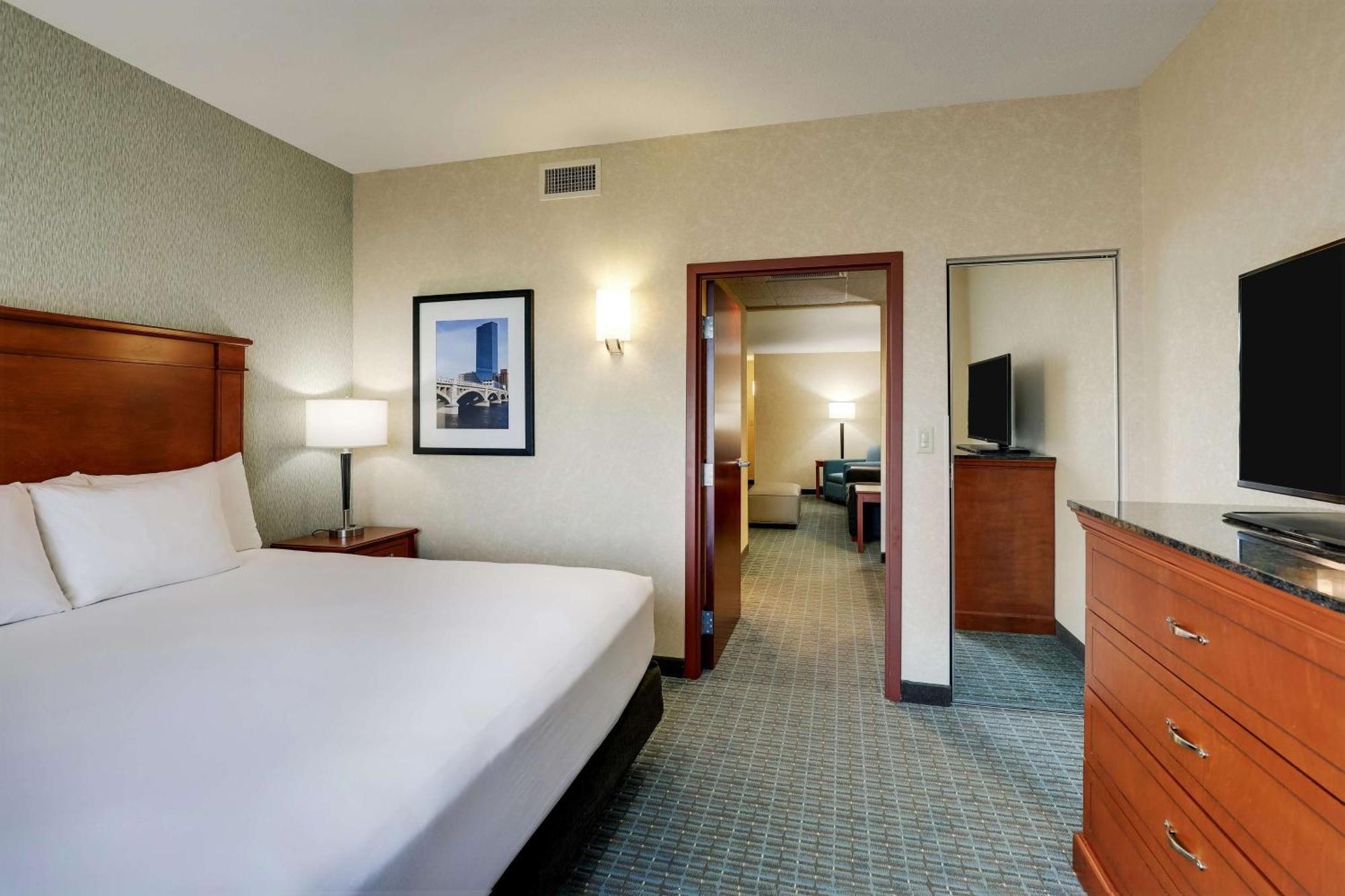 Drury Inn & Suites Grand Rapids Cascade エクステリア 写真
