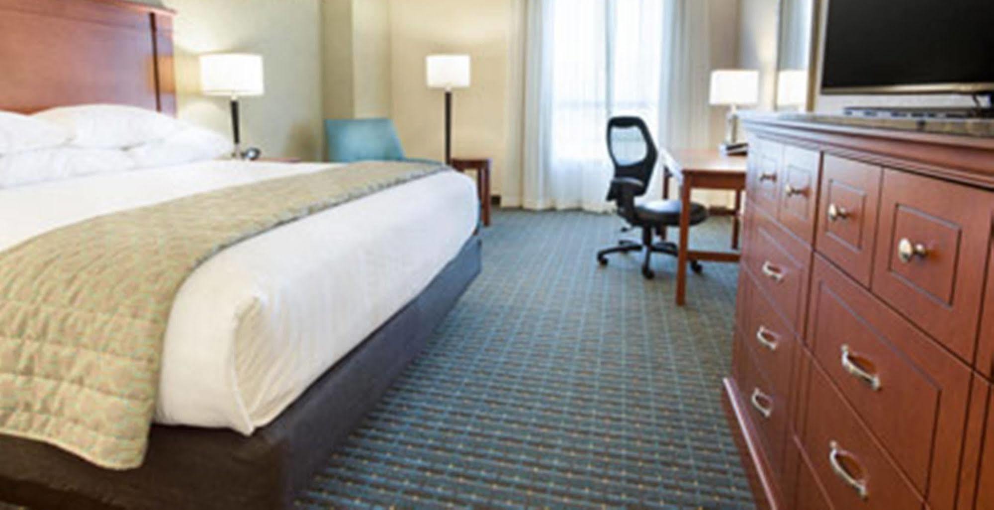 Drury Inn & Suites Grand Rapids Cascade エクステリア 写真
